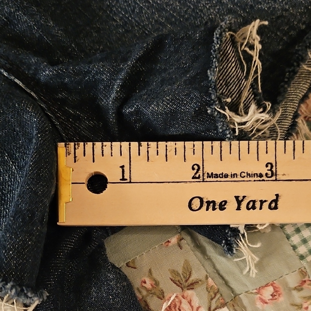 Madewell Mid-Rise Cutoff Shorts - Size 28 - Picture 5 of 7